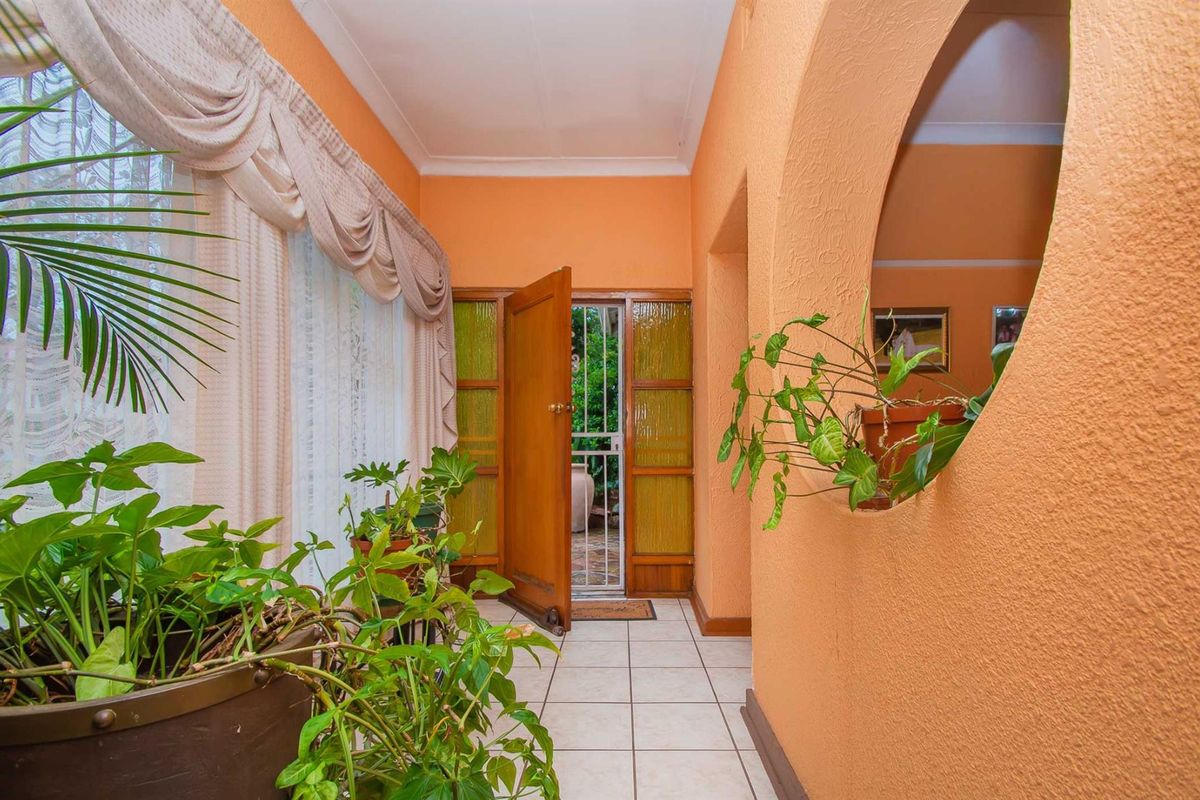 Classic Charm in the Heart of Maraisburg - Photo 2