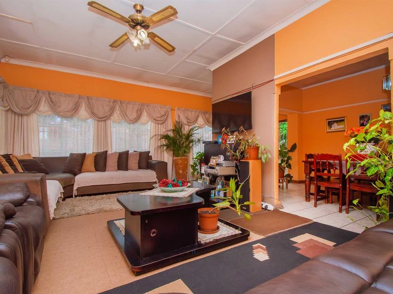 Classic Charm in the Heart of Maraisburg - Photo 6