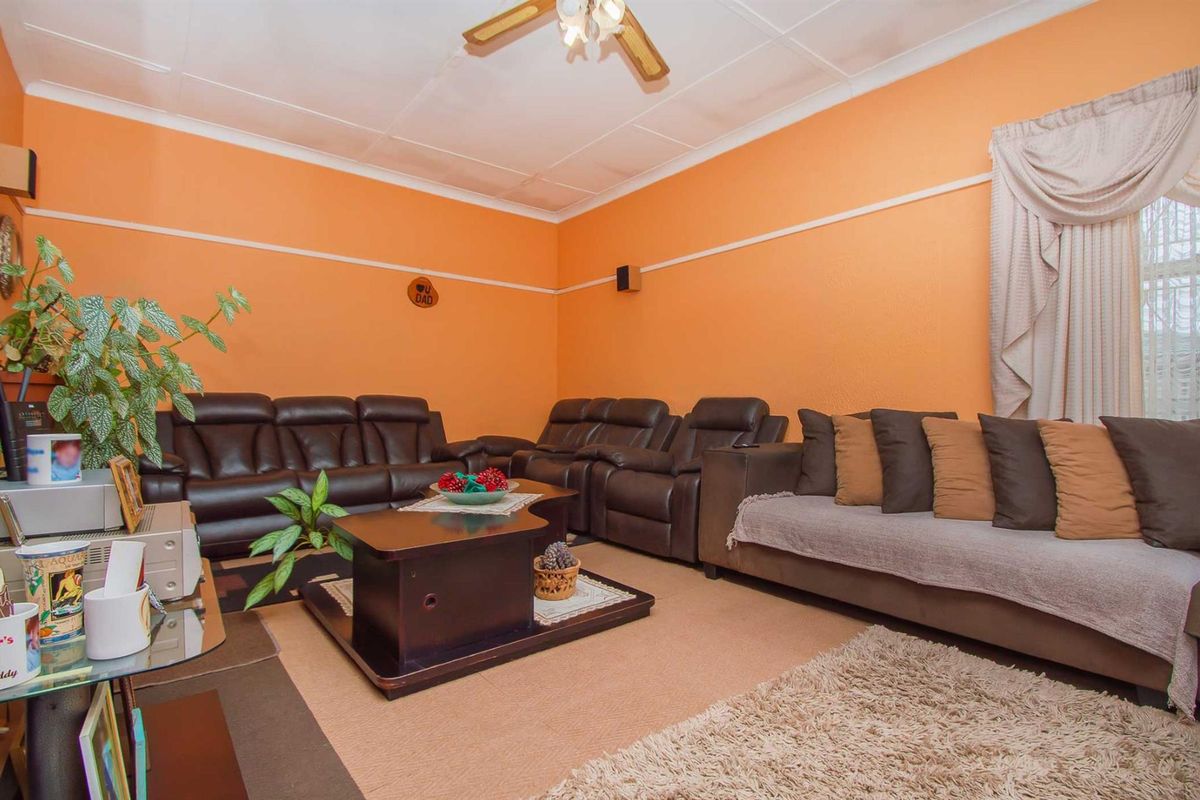 Classic Charm in the Heart of Maraisburg - Photo 5