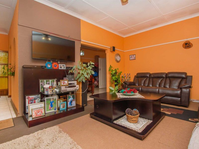 Classic Charm in the Heart of Maraisburg - Photo 4