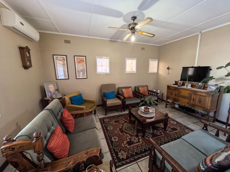 Modern Comfort Meets High-Yield Potential in the Heart of New Park, Kimberley - Photo 5