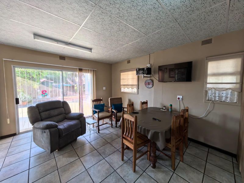 Modern Comfort Meets High-Yield Potential in the Heart of New Park, Kimberley - Photo 4