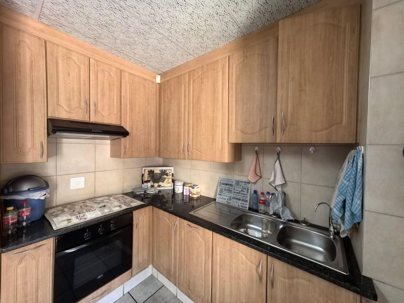 Modern Comfort Meets High-Yield Potential in the Heart of New Park, Kimberley - Photo 3