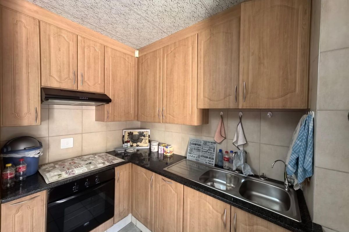 Modern Comfort Meets High-Yield Potential in the Heart of New Park, Kimberley - Photo 3