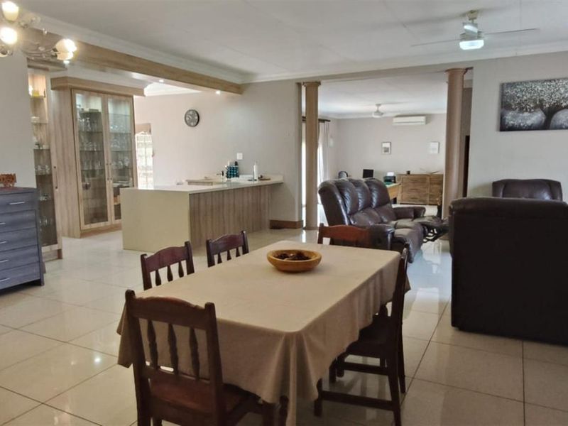 2 Houses on 1 Stand for Sale in Pretoria Gardens - Photo 2