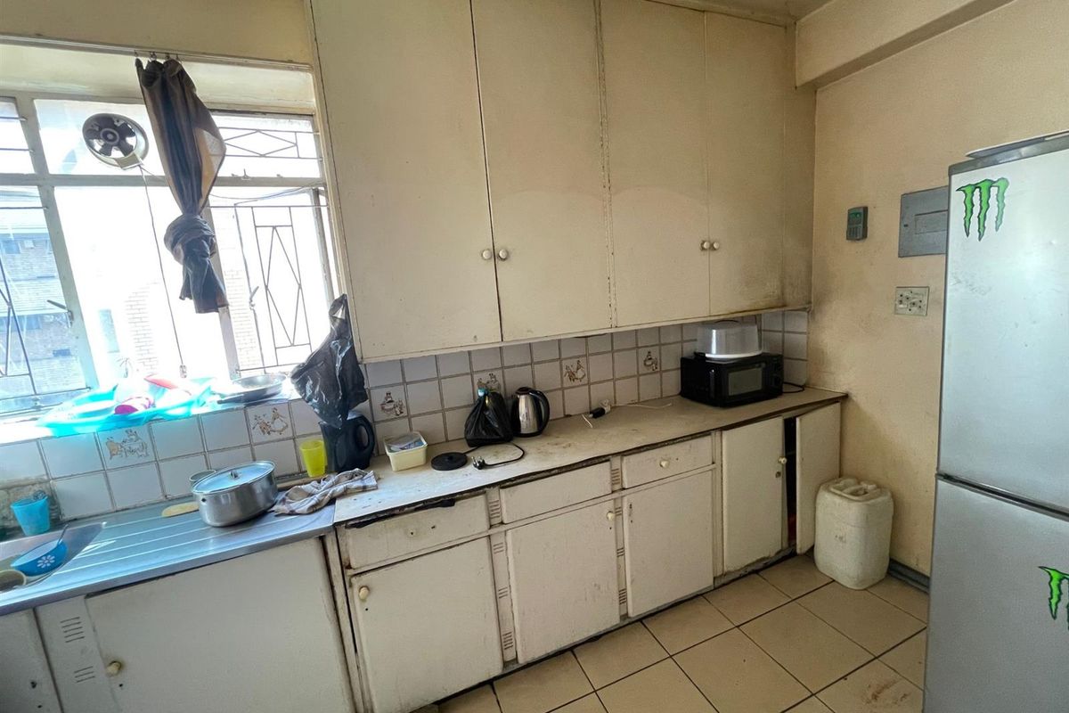 Investment Apartment For Sale in Sunnyside Near UNISA. - Photo 2