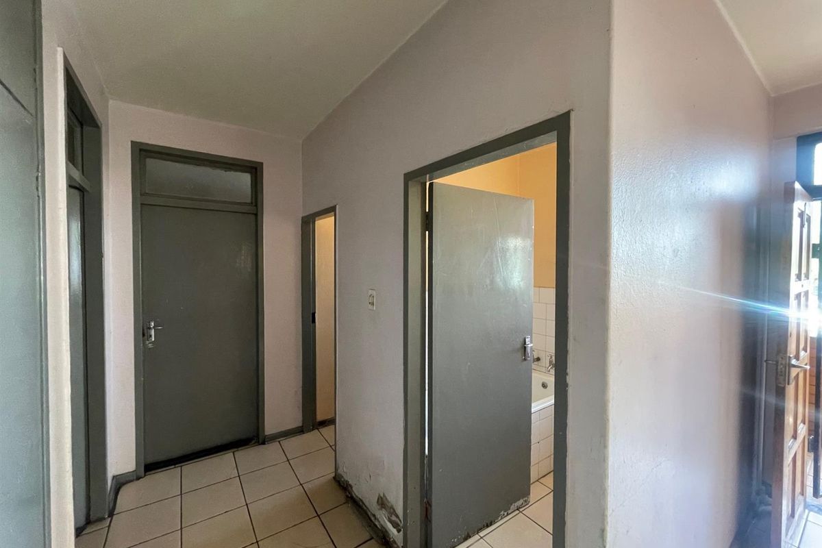 Investment Apartment For Sale in Sunnyside Near UNISA. - Photo 3