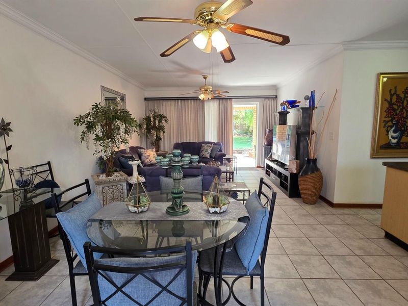 Panorama Park - Three Bedroom Home with Spectacular Garden and Low Levies - Photo 5