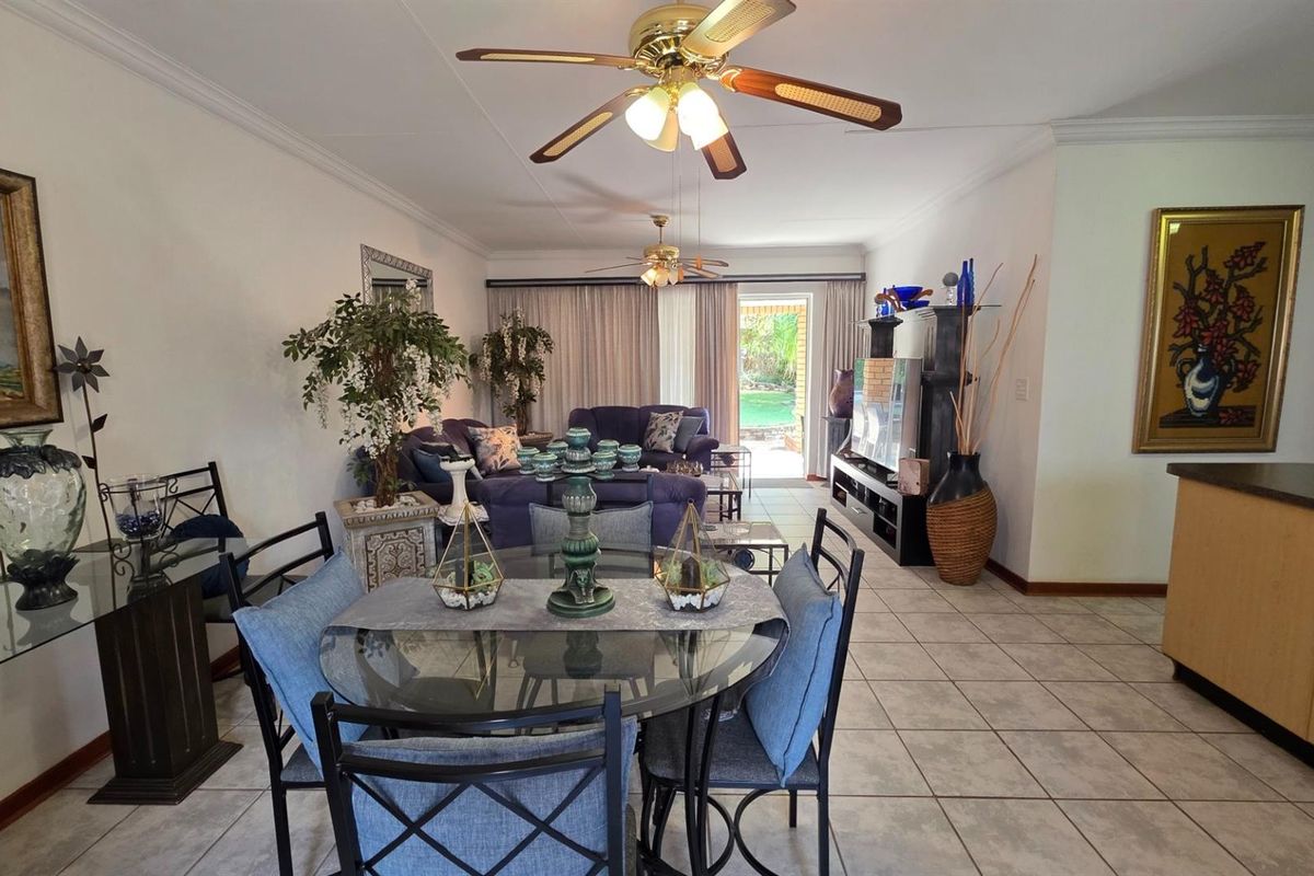 Panorama Park - Three Bedroom Home with Spectacular Garden and Low Levies - Photo 5