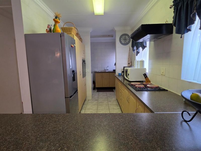 Panorama Park - Three Bedroom Home with Spectacular Garden and Low Levies - Photo 7