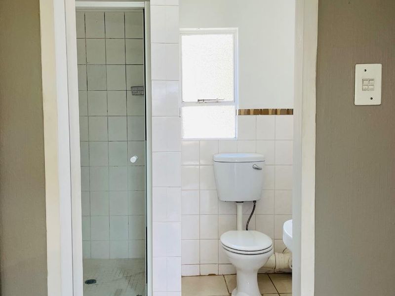 2 Bedroom Apartment For Sale in Bryanston, Sandton - Photo 7