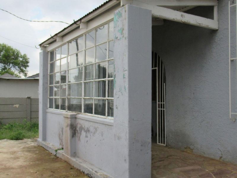 House For Sale In Regents Park South Of Johannesburg - Photo 2