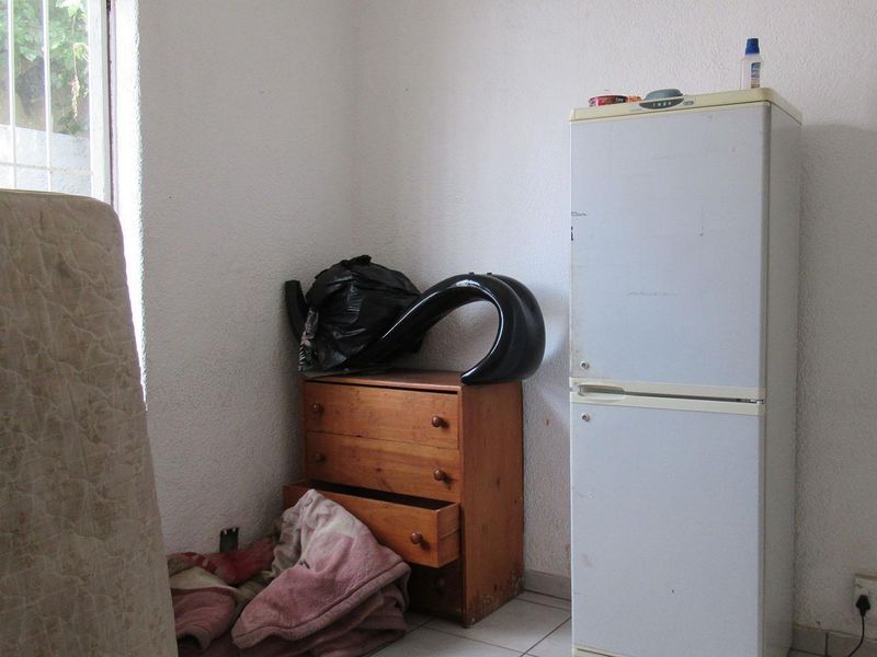 House For Sale In Regents Park South Of Johannesburg - Photo 10