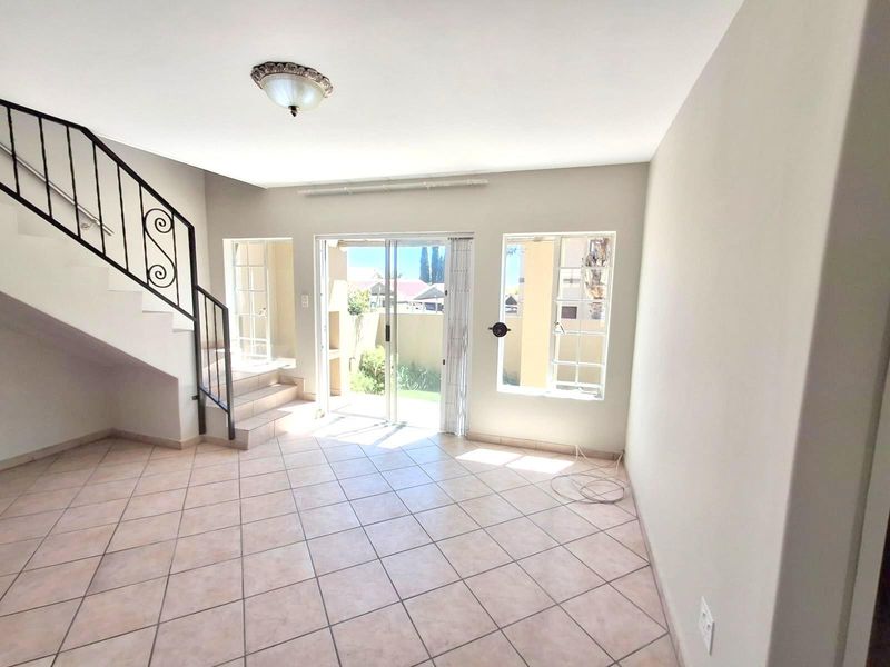 NEATEST HOME ON THE BLOCK- DUPLEX -PET FRIENDLY - Photo 8