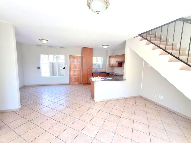 NEATEST HOME ON THE BLOCK- DUPLEX -PET FRIENDLY - Photo 4