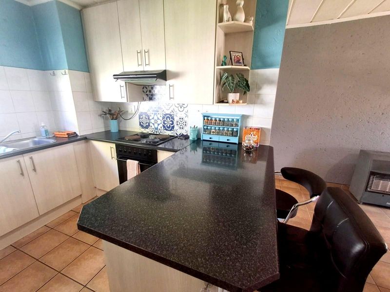 GARDEN UNIT- PET FRIENDLY- NEAT COMPLEX - Photo 8