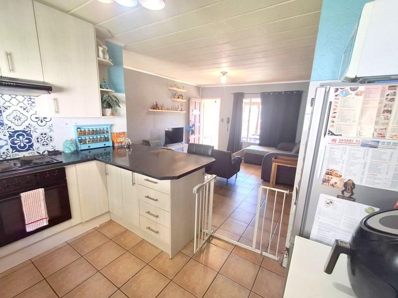 GARDEN UNIT- PET FRIENDLY- NEAT COMPLEX - Photo 7