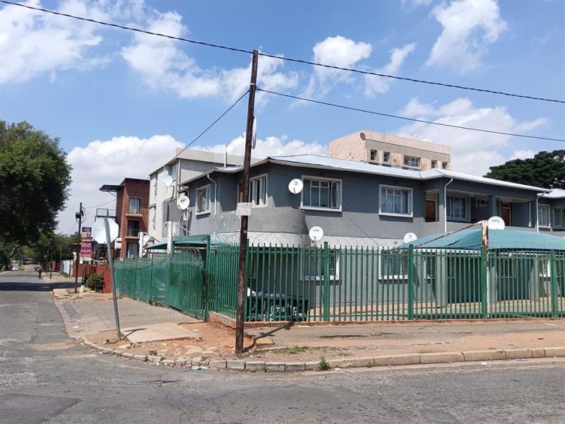 Apartment For Sale in Florida, Roodepoort - Photo 4