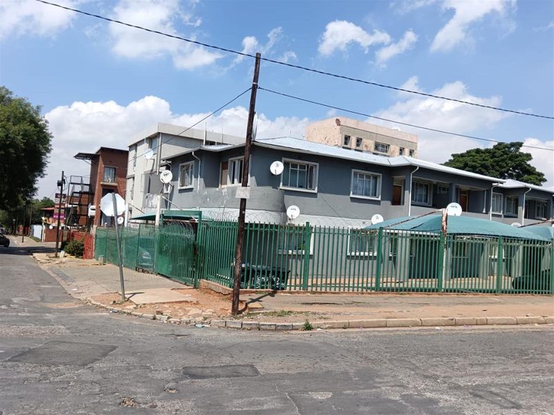 Apartment For Sale in Florida, Roodepoort - Photo 3