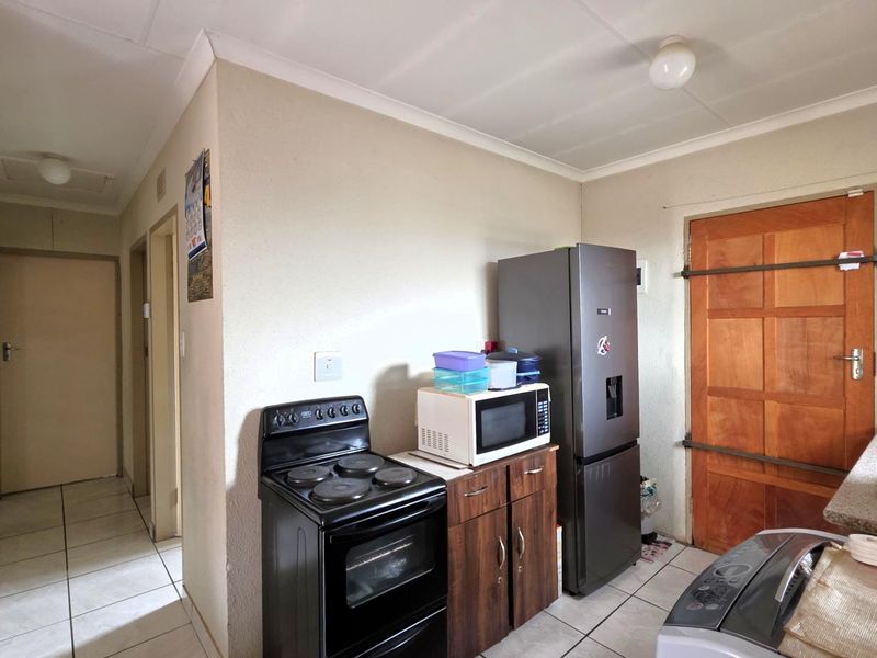 Affordable 3 Bedroom Home in Glenway Estate - Perfect for Families - Photo 7