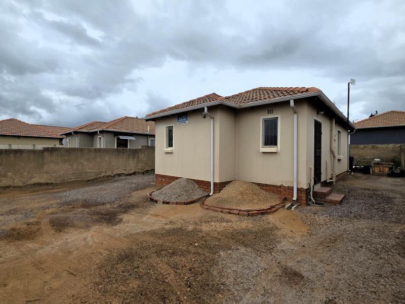 Affordable 3 Bedroom Home in Glenway Estate - Perfect for Families - Photo 4