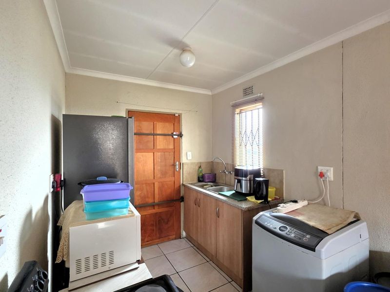 Affordable 3 Bedroom Home in Glenway Estate - Perfect for Families - Photo 5