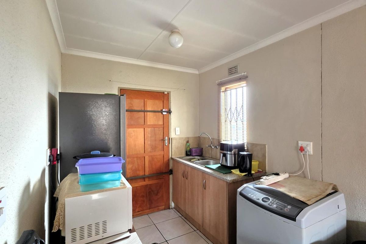 Affordable 3 Bedroom Home in Glenway Estate - Perfect for Families - Photo 5