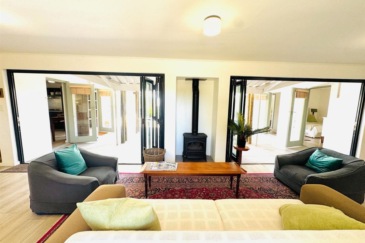 Stylish Bespoke Holiday Home - Middedorp Langebaan - Photo 4