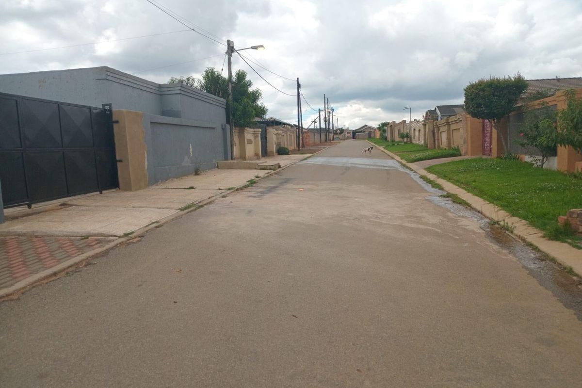 House For Sale in Bram Fischerville, Soweto - Photo 4