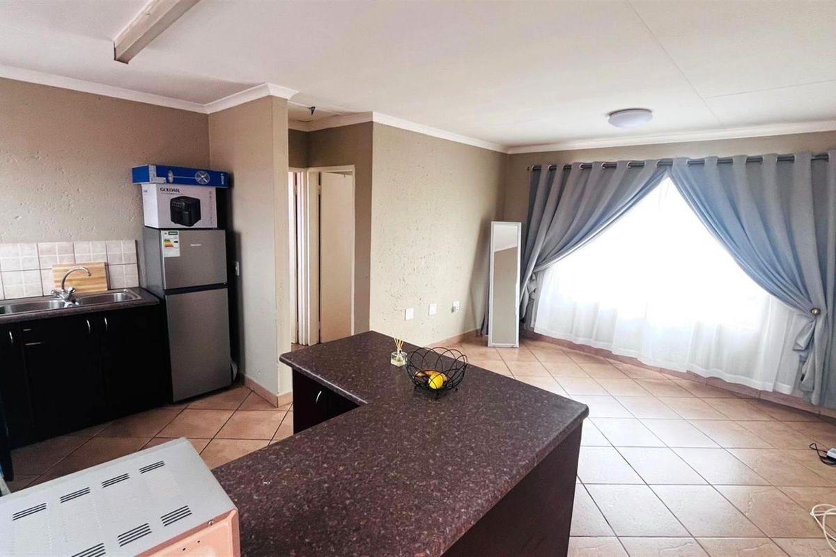 Investors - 1 Bedroom Apartment For Sale in The Reeds, Centurion - Photo 4