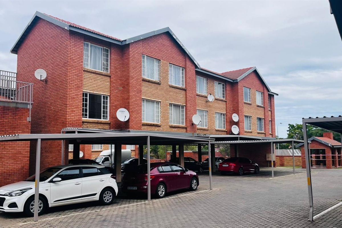 Investors - 1 Bed Apartment For Sale in The Reeds, Centurion - Photo 2