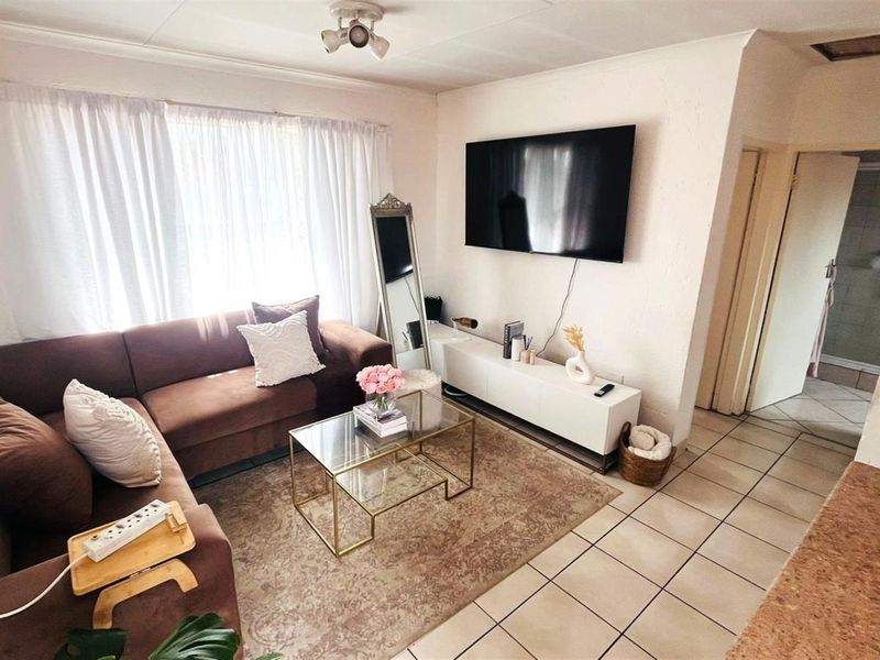Investors - 1 Bed Apartment For Sale in The Reeds, Centurion - Photo 5