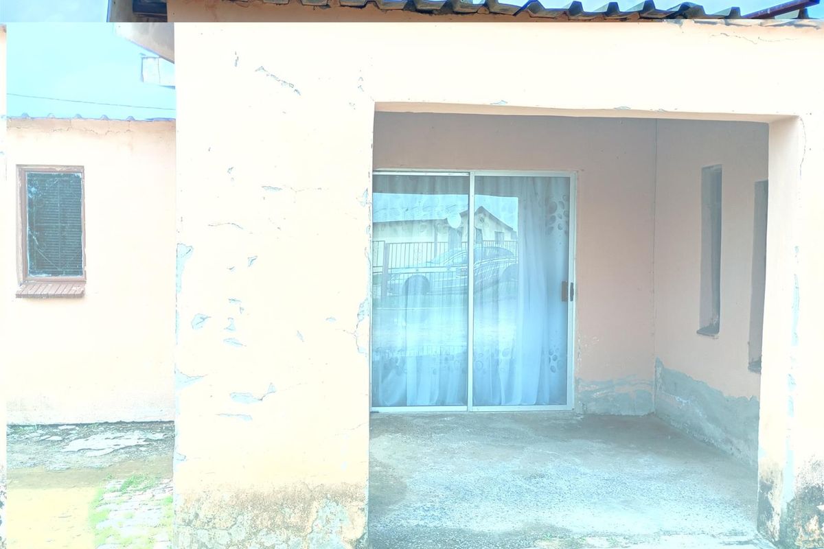 House For Sale in Kutlwanong - Photo 5