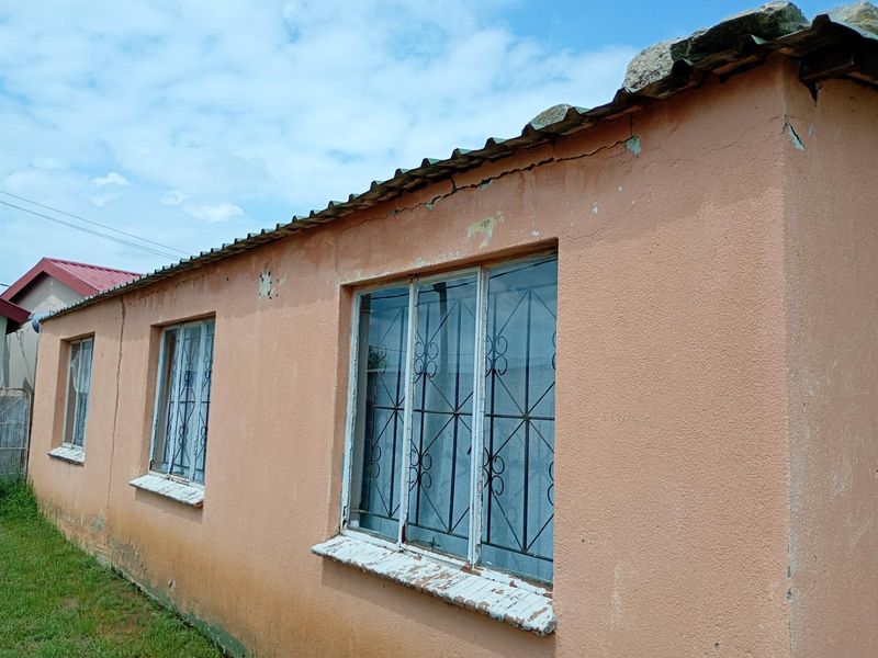 House For Sale in Kutlwanong - Photo 4