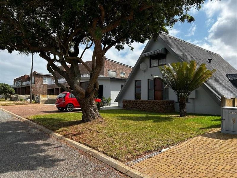 House For Sale in Stilbaai Wes, Stilbaai - Photo 2