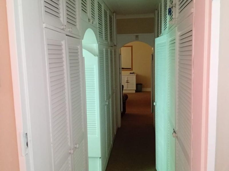 Prime Double-Storey 4-Bedroom Family Home with Pool Opposite Queens College Senior - Komani - Photo 10