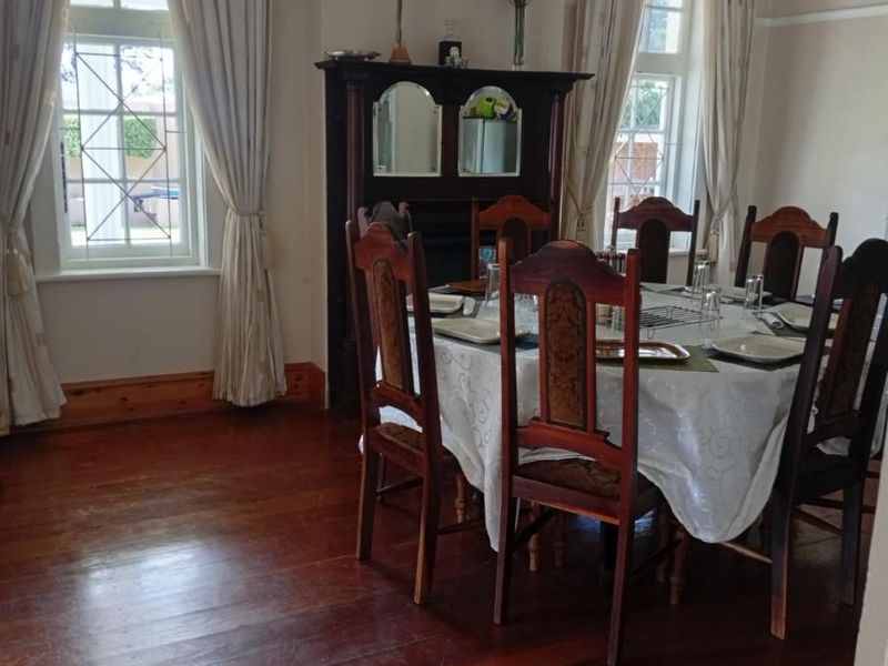 Prime Double-Storey 4-Bedroom Family Home with Pool Opposite Queens College Senior - Komani - Photo 8