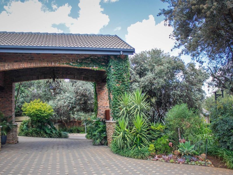 Where Every Day Feels Like a Luxury Retreat - Photo 3