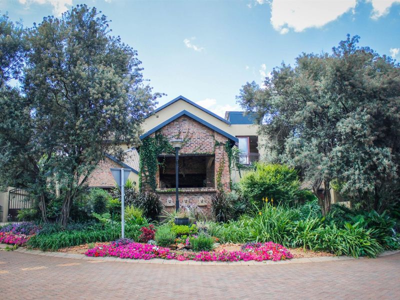 Where Every Day Feels Like a Luxury Retreat - Photo 2