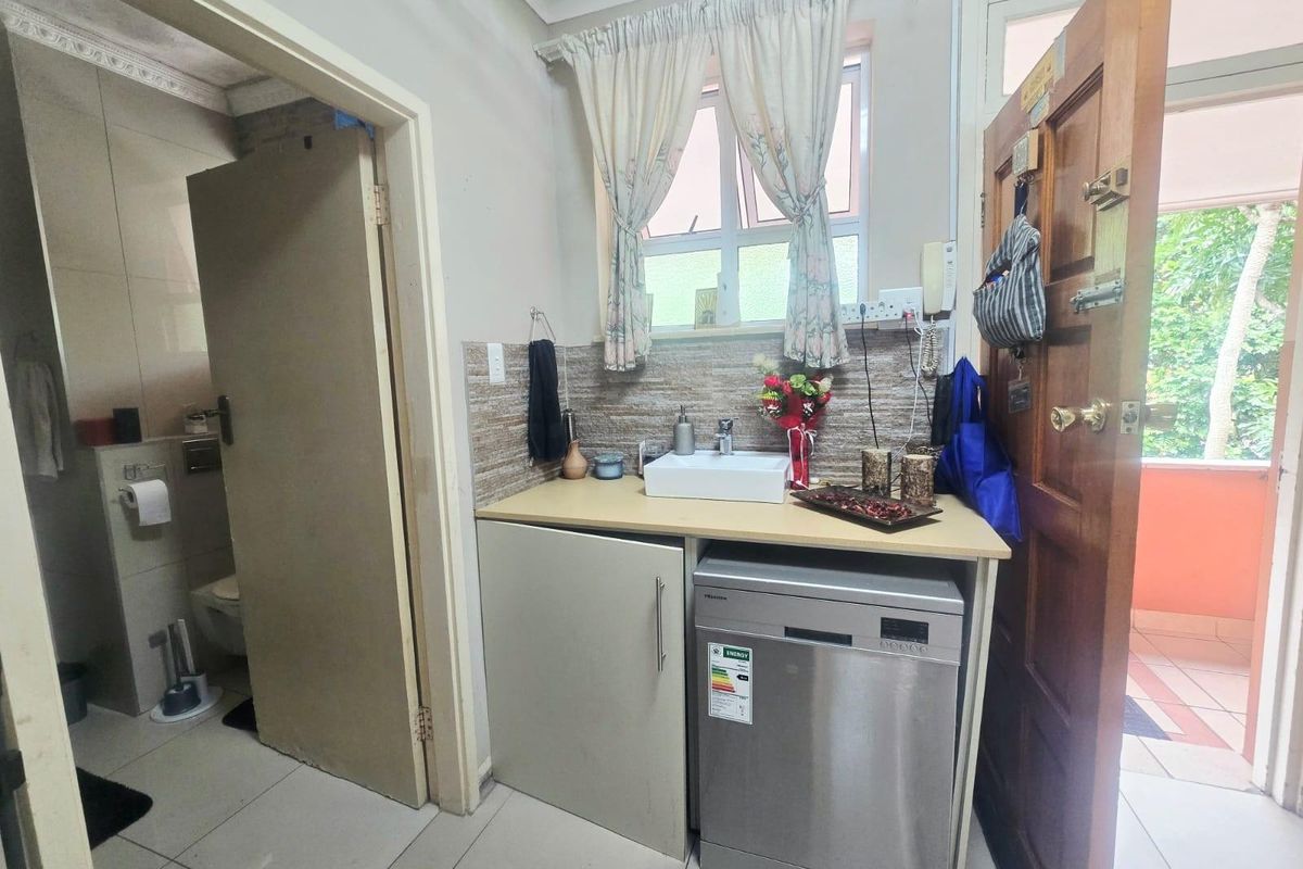 Apartment For Sale in Essenwood, Durban, KwaZulu Natal - Photo 3