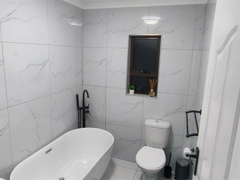 House For Sale in Leopard's Rest Security Estate, Albertsdal, Alberton - Photo 9