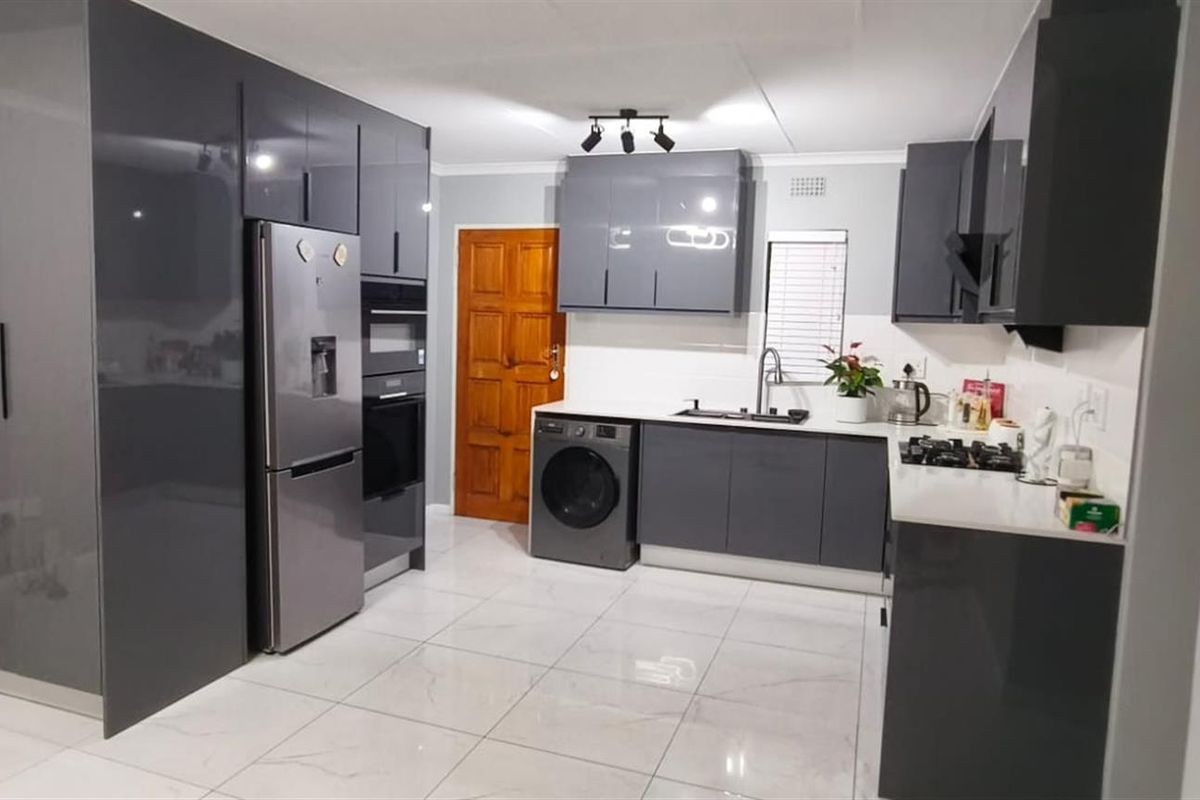 House For Sale in Leopard's Rest Security Estate, Albertsdal, Alberton - Photo 3