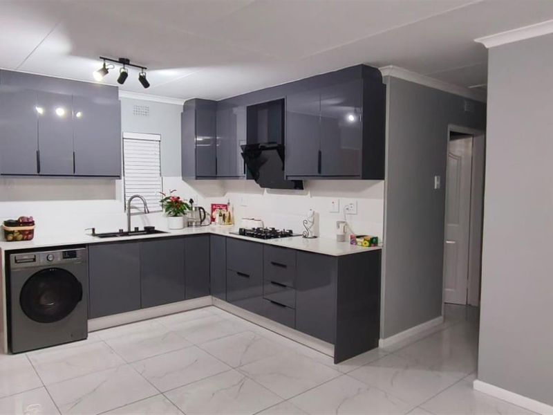 House For Sale in Leopard's Rest Security Estate, Albertsdal, Alberton - Photo 2