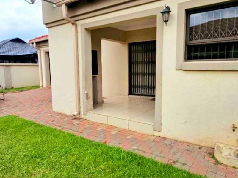 Beautiful stylish family home, perfect for you and family - Photo 5