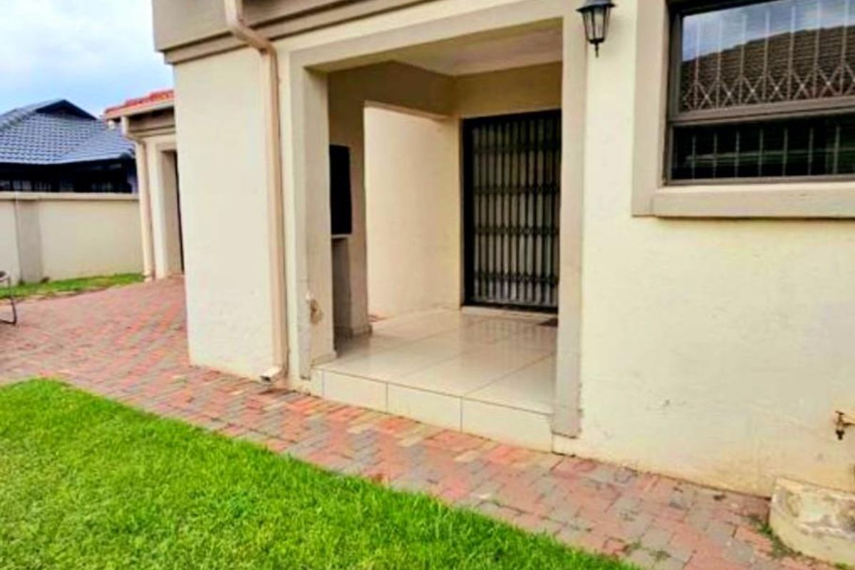 Beautiful stylish family home, perfect for you and family - Photo 5