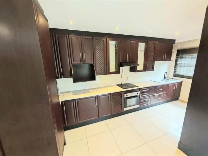 Beautiful stylish family home, perfect for you and family - Photo 10