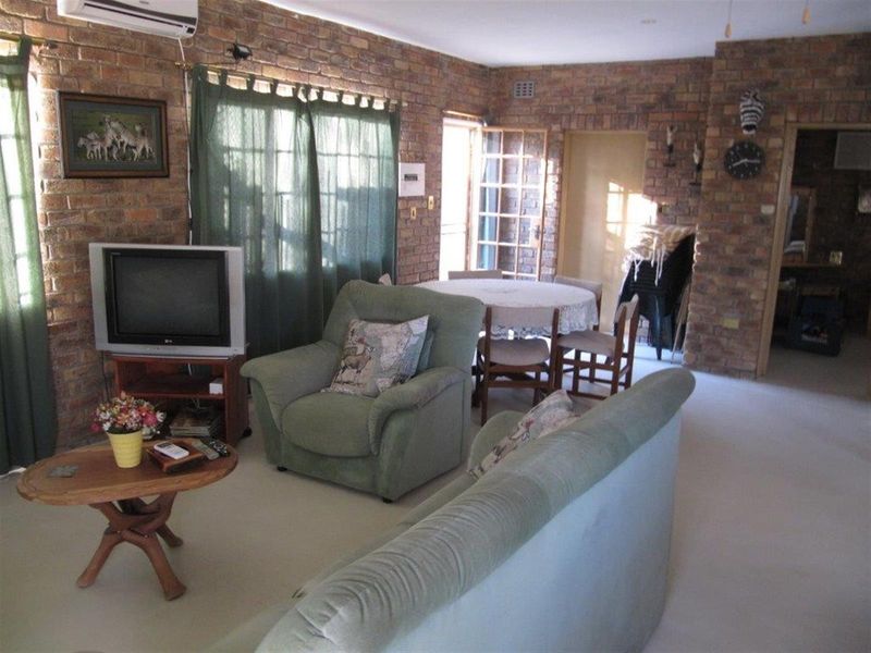 CHARMING TWO BEDROOM HOME JUST A STONE THROW AWAY FROM THE RIVER - Photo 4