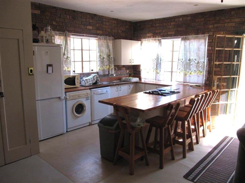 CHARMING TWO BEDROOM HOME JUST A STONE THROW AWAY FROM THE RIVER - Photo 5