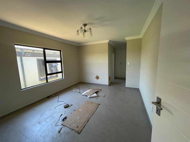 House For Sale in Heatherview, Akasia - Photo 10