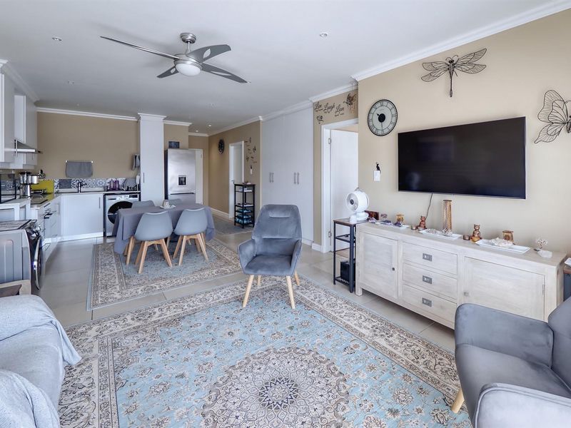 Modern 2-Bedroom Apartment for Sale in Emberton Estate - Photo 6